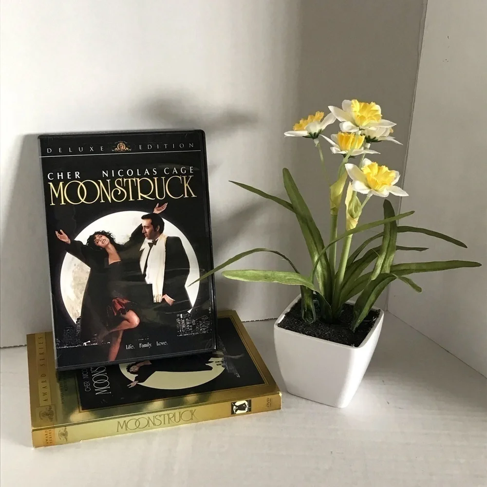 Moonstruck DVD - Deluxe Edition - Award Series